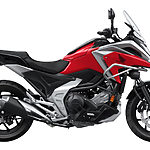 Honda NC750X 2023 Candy Chromosphere Red